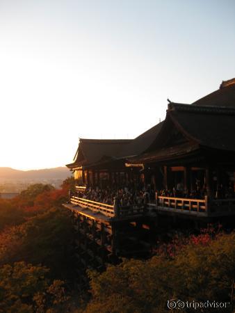 วิหารระเบียงสูง