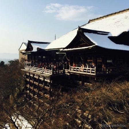 Snow clad Kiyomizu dera
