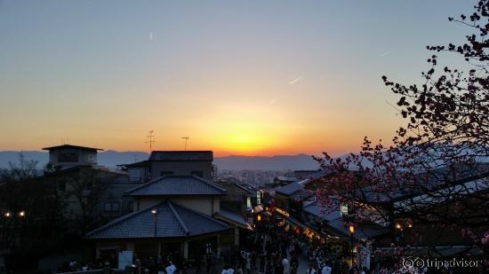 Sunset view of Kyoto from Kiyomizu-Dera