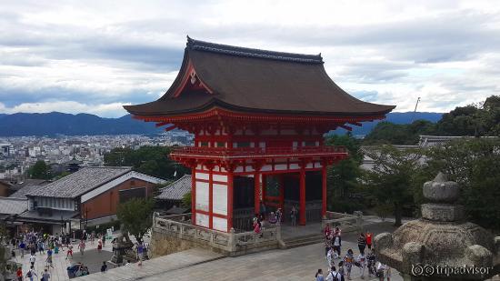 Kiyomizu-dera - view over Kyoto