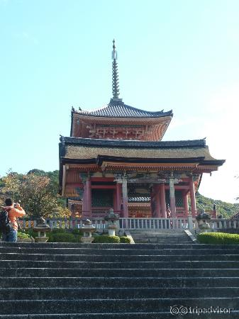The temple gate prior
