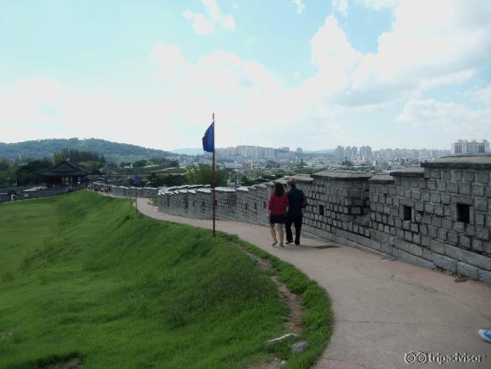 ข้างบนป้อม