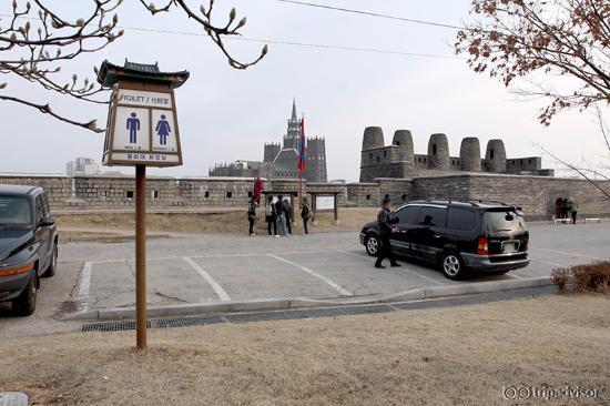 У стен крепости