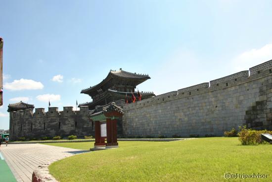 Западные ворота