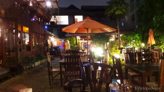 Dash Restaurant Outdoor seating