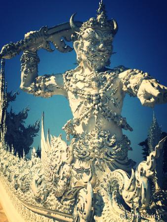 Обязателен для посещения! Красивое место! От Чианг Рая можно доехать за 15 бат на автобусе с авт