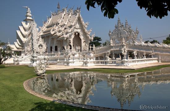 Храм Ронг Кхун утром