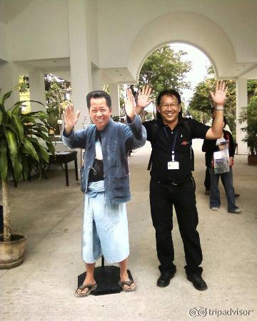 วัดร่องขุ่น เชียงราบ ครับ