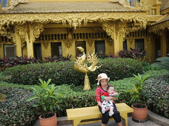 золотой туалет