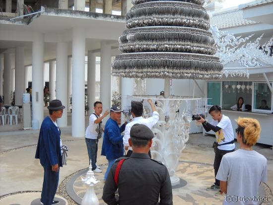 Архитектор Чалермчай(Chalermchai), один из братьев Коситпипат (Kositpipat)