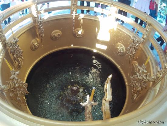 บ่อน้ำอธิฐานจิต