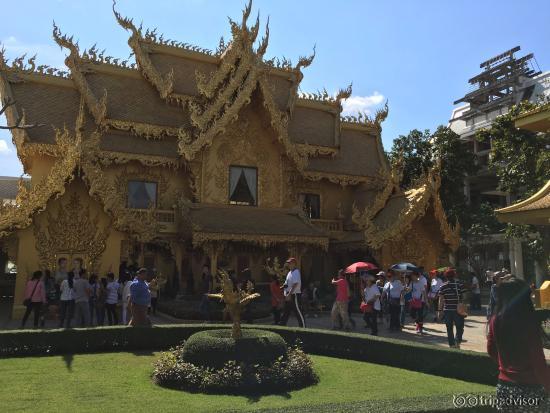 วัดร่องขุ่น -ห้องน้ำ