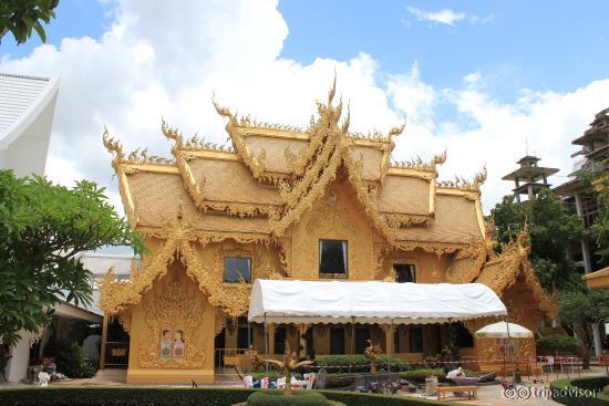 ห้องน้ำวัดร่องขุ่น