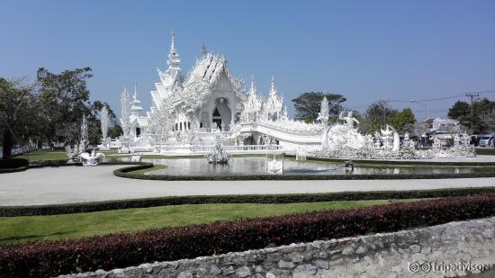 绝美外观的白庙