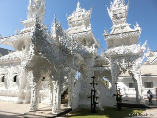 สถาปัตยกรรมวัดร่องขุ่นของ อ.เฉลิมชัย