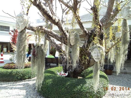 ปฏิการกรรมรอบๆวัด