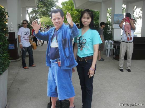 อาจารย์เฉลิมชัย  โฆษิตพิพัฒน์