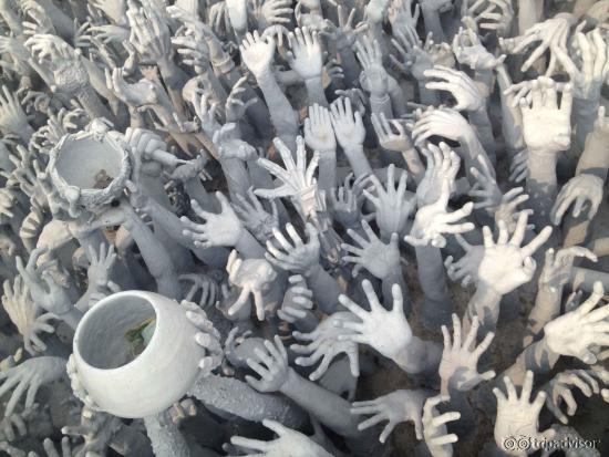 壺の中にはお賽銭