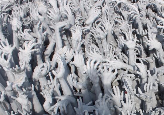 Impresionante templo blanco