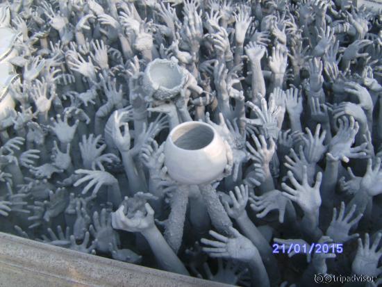 inferno sotto la scala verso il paradiso