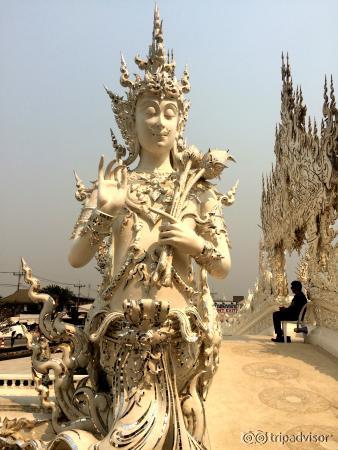 One of the many beautiful sculptures at Wat Rong Khun