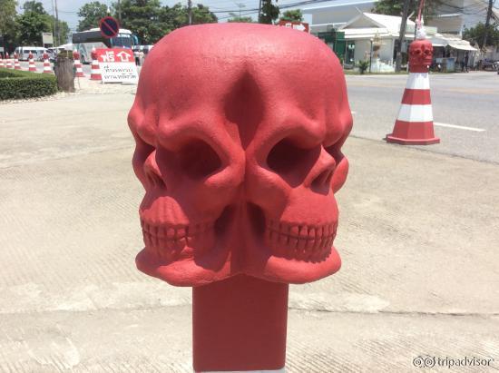 Skull sculpture outside the temple