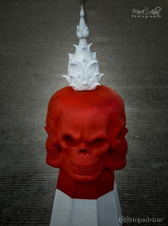 Was Rong Khun (White Temple), traffic bollard.