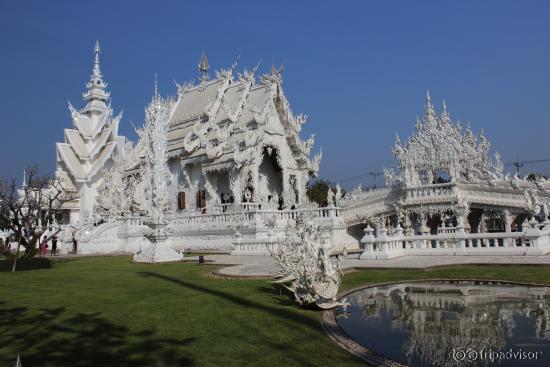 Wat Rong Khun exterior