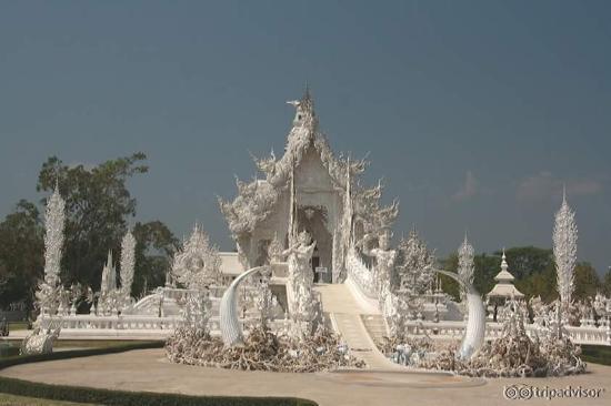 Wat Rong Khun (White Temple)