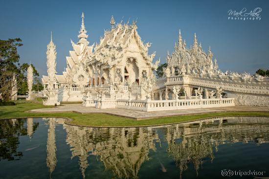 Wat Rong Khun (White Temple)