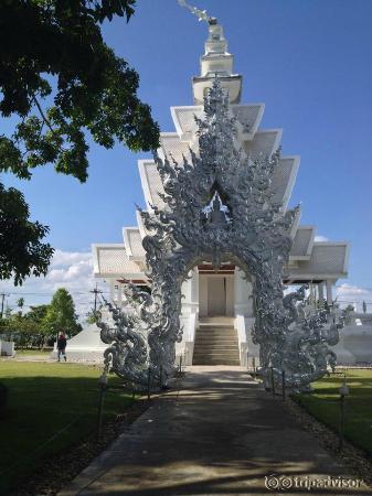 White Temple .... Wat Rong Khun