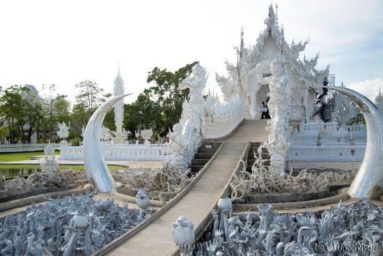 Entrance to the main part of the temple