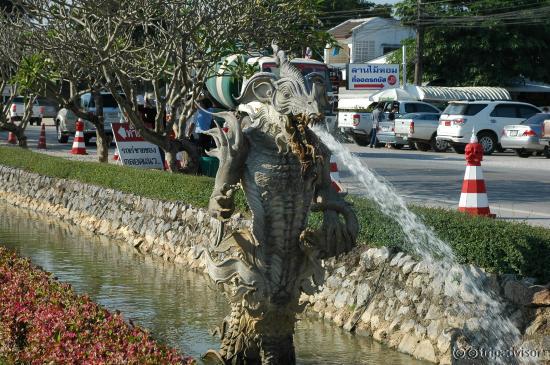 Un dragone sputafuoco (d'acqua)