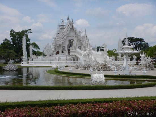 white castle with no visitors