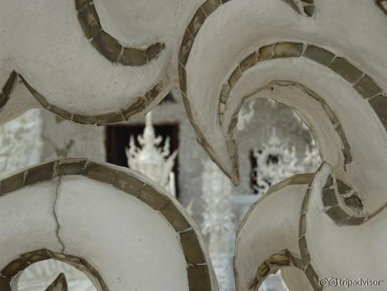 White temple- particolare