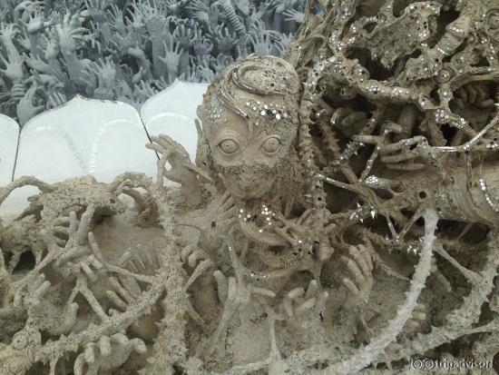 One of the many amazing sculptures at the entrance to the temple.