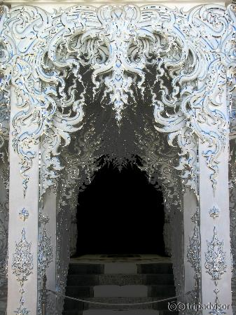 Wat Rong Khun annex entry door