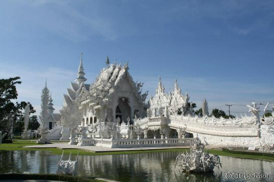 Wat Rong Khun Front View by VIKTORIANZ