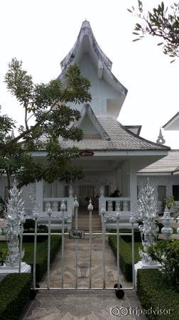 Other blocks are also in white.