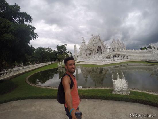 What a great sight it was! Was amazed with how white it was! Clearly cannot be missed at all!!