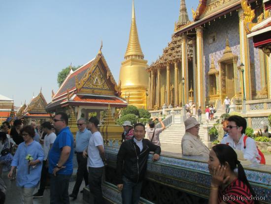 นักท่องเที่ยวต่างชาติ มากมายต่างชื่นชอบและชื่นชมในความงามครับ