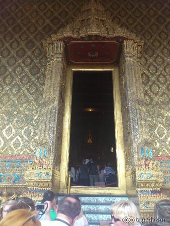 Фото входа в храм, внутри запрещено.