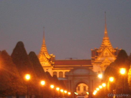 嫌いな建物です。