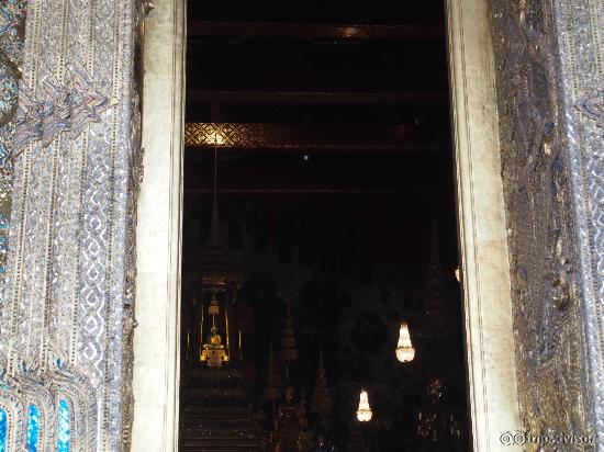 エメラルドブッダが見えます