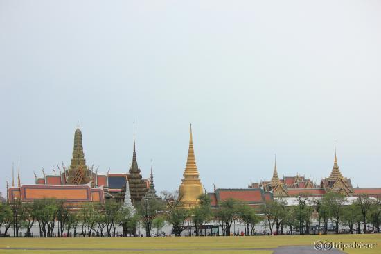 สะกดทุกสายตาที่ได้ผ่านมาเจอ