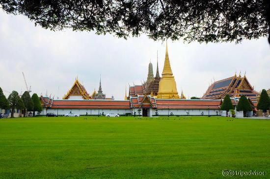 บริเวณโดยรอบ วัดพระแก้ว