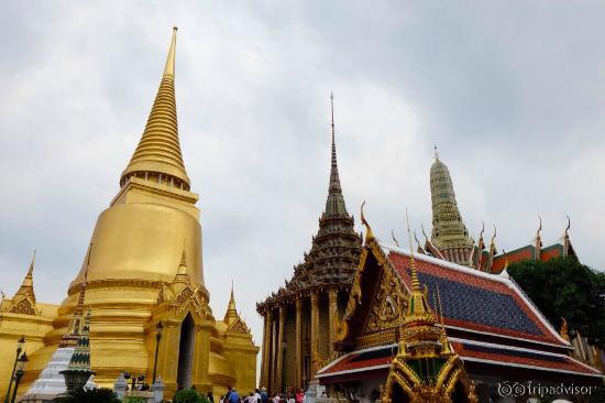บริเวณโดยรอบ วัดพระแก้ว