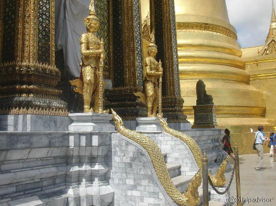 ワットプラケオ