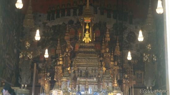 Изумрудный Будда