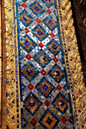 Зеркальная мозаика храма, детально